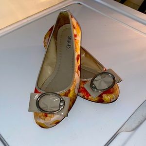 “Stylus” brand floral flats size 4C or 38